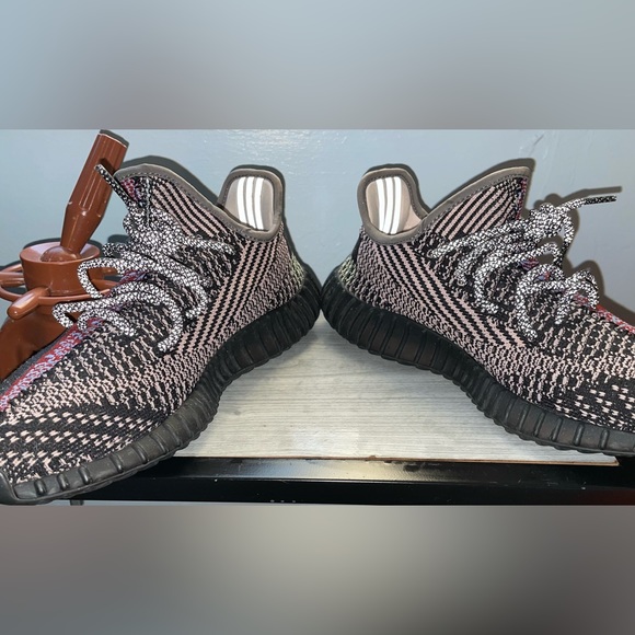 Adidas Yeezy Boost V2 Yecheil (reflective) - Picture 4 of 8